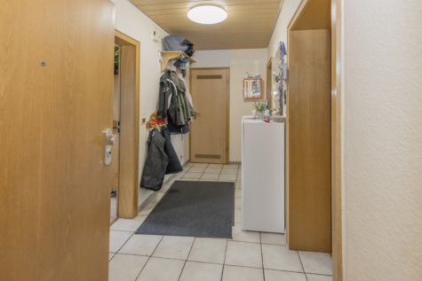 Kapitalanlage oder Eigenheim – Eigentumswohnung mit Balkon und Garage - Diele (70827)