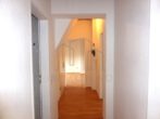 Platz für Ideen, Ruhe mitten im Leben – 3 Zimmer im Denkmalhaus - Diele