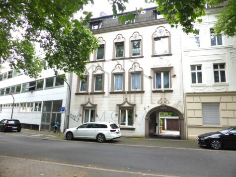 Platz für Ideen, Ruhe mitten im Leben – 3 Zimmer im Denkmalhaus, 44379 Dortmund, Dachgeschosswohnung