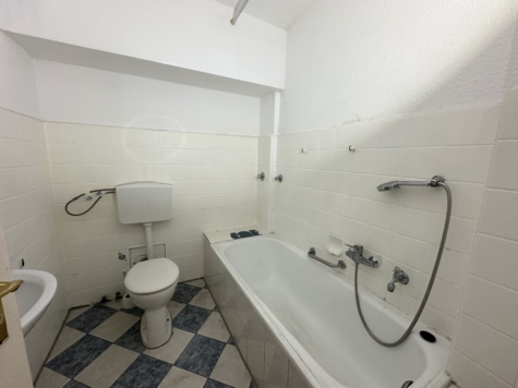 Helle 3-Zimmer-Wohnung im Grünen mit top Anbindung - Badezimmer (69746)