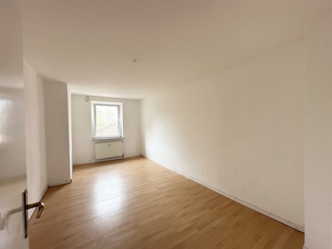Helle 3-Zimmer-Wohnung im Grünen mit top Anbindung - 2. Schlafzimmer (69743)