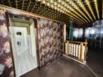 Charakterstarke Gewerbeeinheit für Gastronomie, Lounge oder Showroom - Blick zum Sanitärbereich