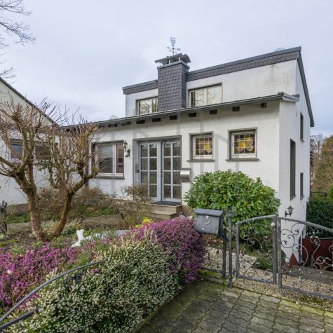 Einfamilienhaus mit Einliegerwohnung und idyllischem Garten – Eine wahre Perle!, 58640 Iserlohn / Sümmern, Einfamilienhaus