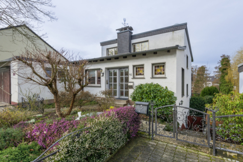 Einfamilienhaus mit Einliegerwohnung und idyllischem Garten – Eine wahre Perle! - Ansicht (70474)