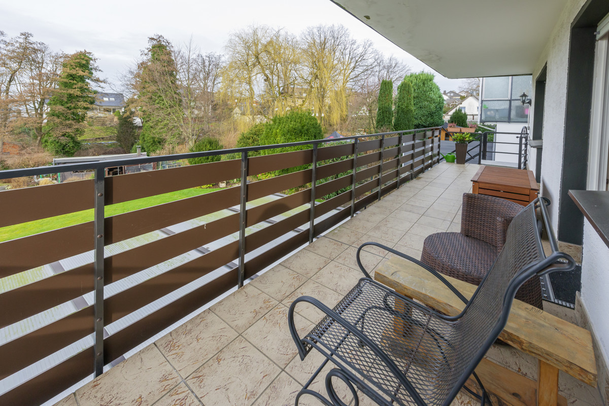 Balkon mit Zugang zum Garten