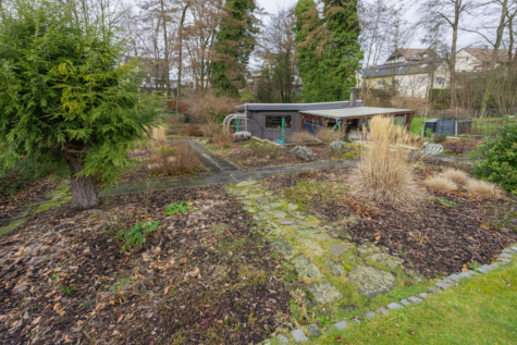 Einfamilienhaus mit Einliegerwohnung und idyllischem Garten – Eine wahre Perle! - Zugang zum eigenen Bach (70518)