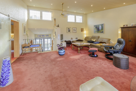 Einfamilienhaus mit Einliegerwohnung und idyllischem Garten – Eine wahre Perle! - Wohnbereich (70481)