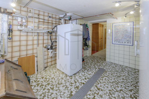 Einfamilienhaus mit Einliegerwohnung und idyllischem Garten – Eine wahre Perle! - Heizung (70560)