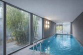 ARCHITEKTENHAUS MIT BESONDERER RAUMSTRUKTUR, PRIVATEM INNENHOF & VIEL PLATZ FÜR DIE FAMILIE! - Pool (Visualisierung)