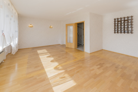 Wohnglück auf 134m². Reihenmittelhaus in ruhiger Lage von Iserlohn! - Wohnzimmer (70907)