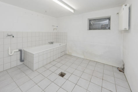 Wohnglück auf 134m². Reihenmittelhaus in ruhiger Lage von Iserlohn! - Bad / Waschraum (70929)