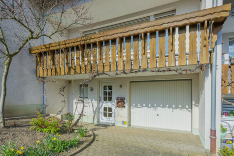 Wohnglück auf 134m². Reihenmittelhaus in ruhiger Lage von Iserlohn! - Eingangsbereich (70933)