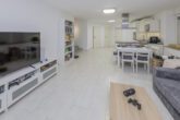 Moderne 2-Zimmer-Wohnung mit Terrasse & Stellplatz in ruhiger Lage - Blick zur Küche
