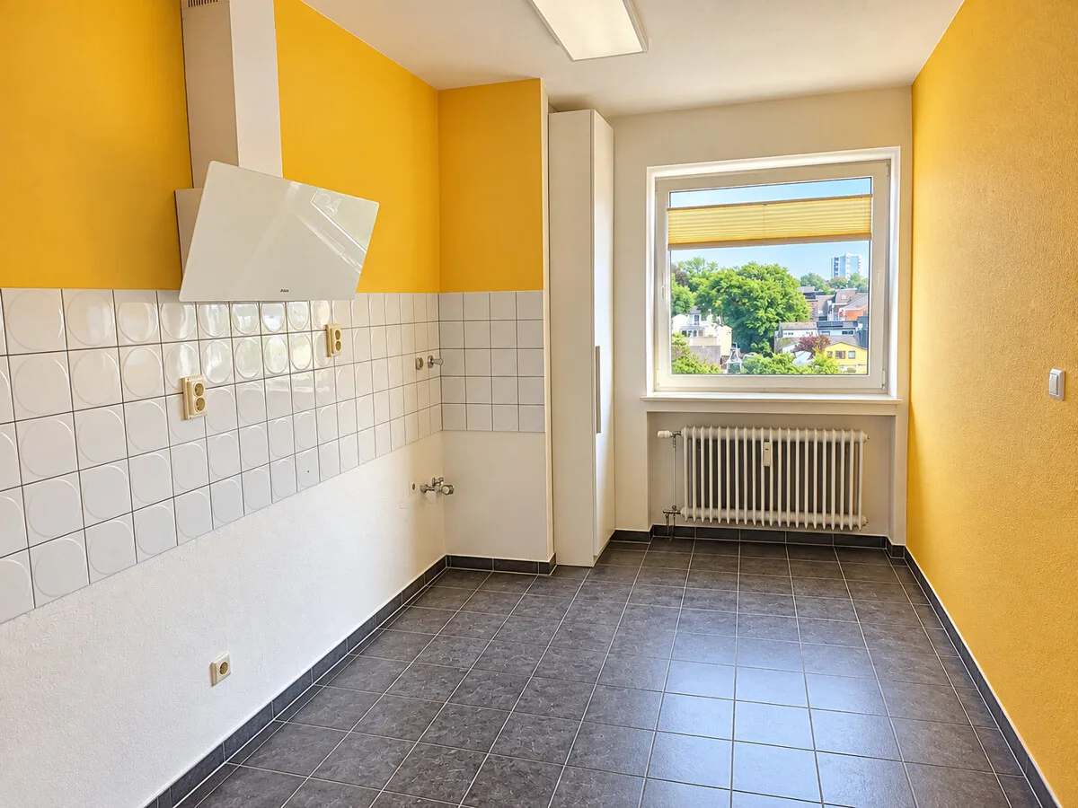 Offene Küche mit Fenster