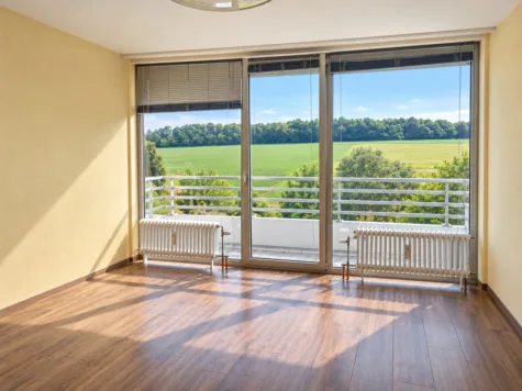 Großzügige 2-Zimmer-Wohnung mit großem Balkon und herrlichem Weitblick - Schlafzimmer (71706)