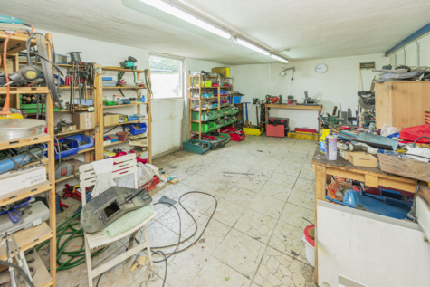 Ein Traum für Tierliebhaber – Ein- bis Zweifamilienhaus mit ca. 9.124 m² Land - Hobbyraum (70651)