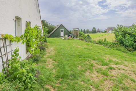Ein Traum für Tierliebhaber – Ein- bis Zweifamilienhaus mit ca. 9.124 m² Land - Garten (70655)