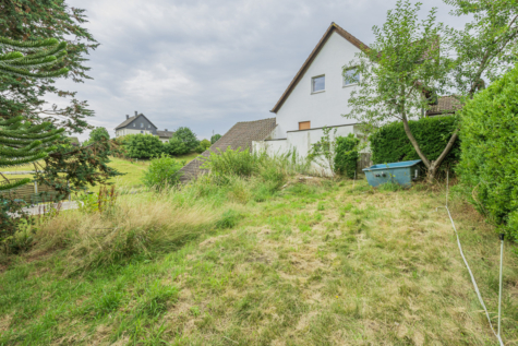 Ein Traum für Tierliebhaber – Ein- bis Zweifamilienhaus mit ca. 9.124 m² Land - Garten (70660)