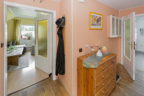 Ein Traum für Tierliebhaber – Ein- bis Zweifamilienhaus mit ca. 9.124 m² Land - Diele Obergeschoss (70647)