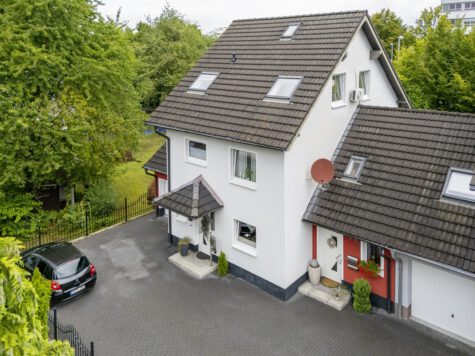 ZWEI WOHNEINHEITEN, EIN LEBENSTRAUM – EXKLUSIVES FAMILIENHAUS MIT EINLIEGERWOHNUNG, 58097 Hagen, Einfamilienhaus