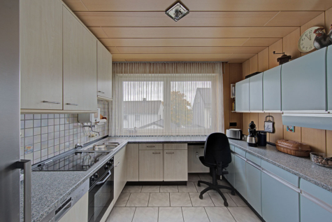 Großzügige 4-Zimmer-Eigentumswohnung mit Balkon, Garage & Ausbaupotenzial - Küche (69947)