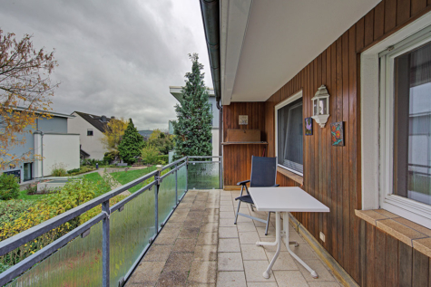 Großzügige 4-Zimmer-Eigentumswohnung mit Balkon, Garage & Ausbaupotenzial - Balkon (69944)