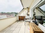 Einladende Dachgeschosswohnung mit Loggia und Kamin! - Loggia