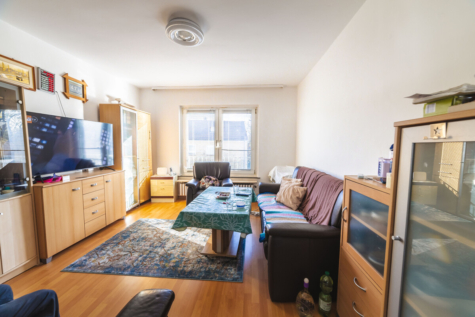 Kapitalanlage mit Ausbaureserve und Entwicklungspotenzial - Wohnzimmer OG rechts (69721)
