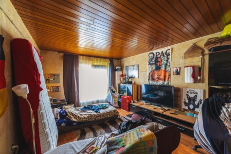 Kapitalanlage mit Ausbaureserve und Entwicklungspotenzial - Wohnzimmer EG rechts (69723)