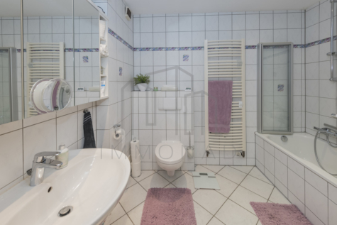 Stilvolle 3-Zimmer-Wohnung mit Balkon in Altlünen - Badezimmer (71012)