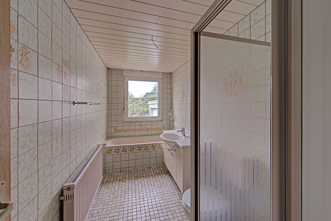 Badezimmer im Erdgeschoss