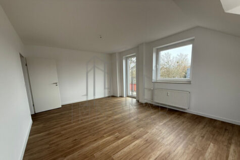 Modernes Wohnen mit Stil: 2-Zimmer-Wohnung mit Balkon und Einbauküche, 47259 Duisburg / Huckingen, Dachgeschosswohnung