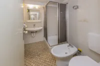 Zusätzliches Badezimmer – KG