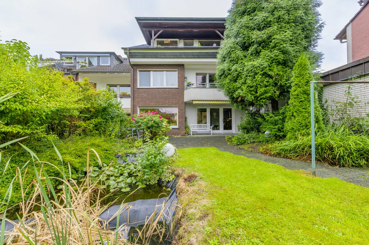 Gartenansicht mit Blick zum Haus