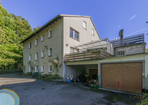 Zweifamilienglück mit ausgiebig Platz im Freien und Schlossblick! - Gartenansicht (70729)