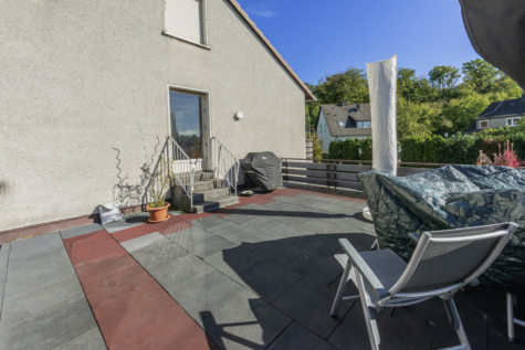 Zweifamilienglück mit ausgiebig Platz im Freien und Schlossblick! - Balkon (70719)