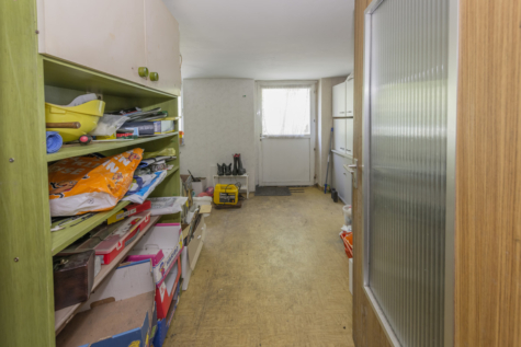 Zweifamilienglück mit ausgiebig Platz im Freien und Schlossblick! - Keller (70734)