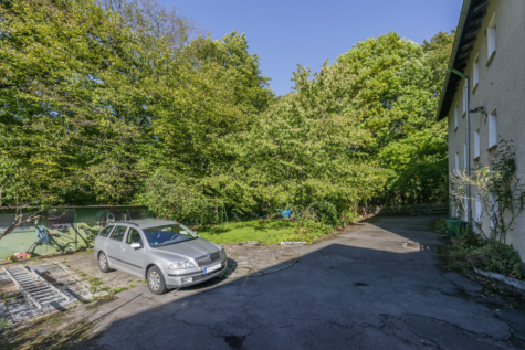 Zweifamilienglück mit ausgiebig Platz im Freien und Schlossblick! - Gartenansicht (70730)
