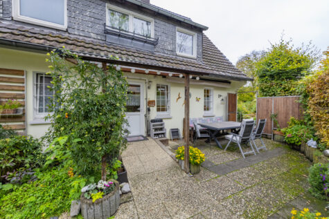 Familienidylle in Wuppertal: Freistehend, modernisiert & mit eigenem Gartenparadies, 42281 Wuppertal / Hatzfeld, Mehrfamilienhaus