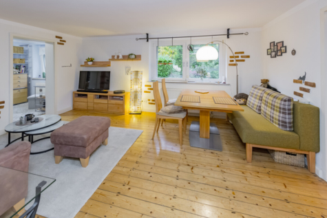Familienidylle in Wuppertal: Freistehend, modernisiert & mit eigenem Gartenparadies - Wohnzimmer im UG (69819)