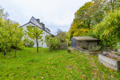 Familienidylle in Wuppertal: Freistehend, modernisiert & mit eigenem Gartenparadies - Garten - Platz für den grünen Daumen (69837)