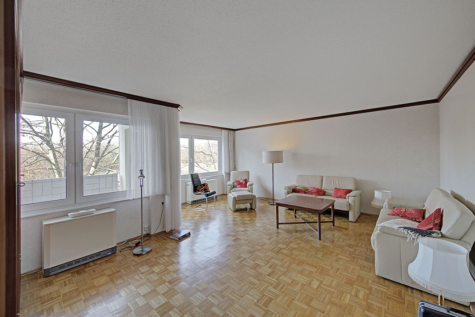 Eigentumswohnung mit 3 Zimmer, 1 Stellplatz & 2 Garagen! - Wohn- und Essbereich (69900)