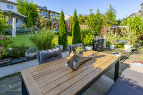Doppelhaushälfte mit Stil: Ideal für Familien – großzügig, modern und mit viel Grün! - Terrasse (70119)