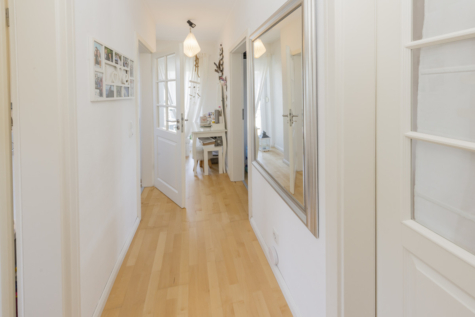 Doppelhaushälfte mit Stil: Ideal für Familien – großzügig, modern und mit viel Grün! - Flur Obergeschoss (70127)
