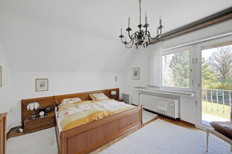 Vielseitige Immobilie mit Potenzial – ideal für die größere Familie! - Dachgeschoss - Schlafzimmer 1 (71265)