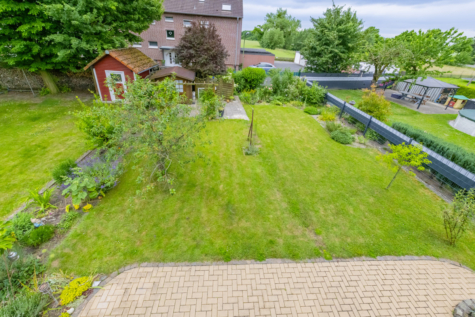 Platz für alle Lebensmodelle Familie, Generationenwohnen oder Kapitalanlage!! - Blick zum Garten (71139)