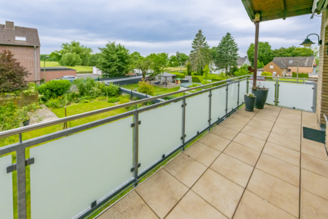 Platz für alle Lebensmodelle Familie, Generationenwohnen oder Kapitalanlage!! - Balkon OG (71138)