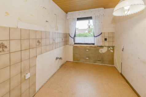 Platz für alle Lebensmodelle Familie, Generationenwohnen oder Kapitalanlage!! - Küche OG (71136)