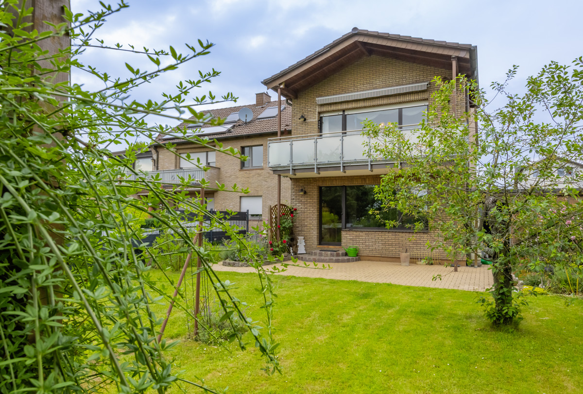 Sicht vom Garten zum Haus