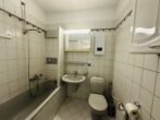 Möblierte 1-Zimmer-Wohnung mit Fernblick zum Soforteinzug! - Blick zum Waschbecken